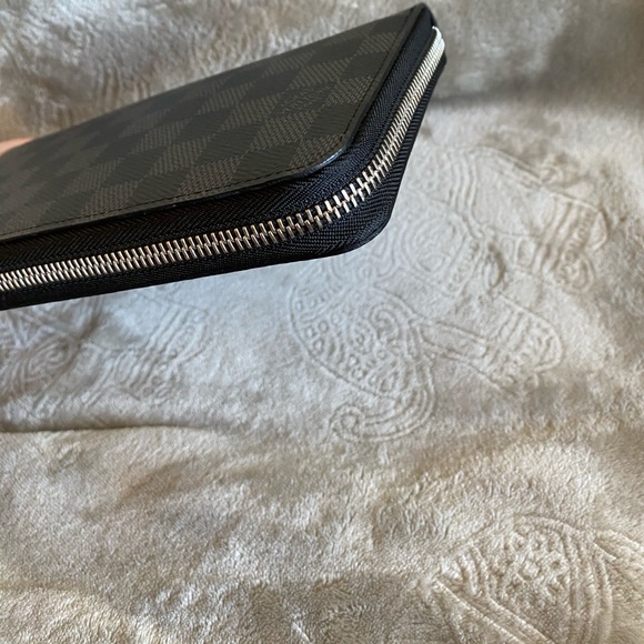 SOLD. Louis Vuitton large zippy organizer - Picture 4 of 10